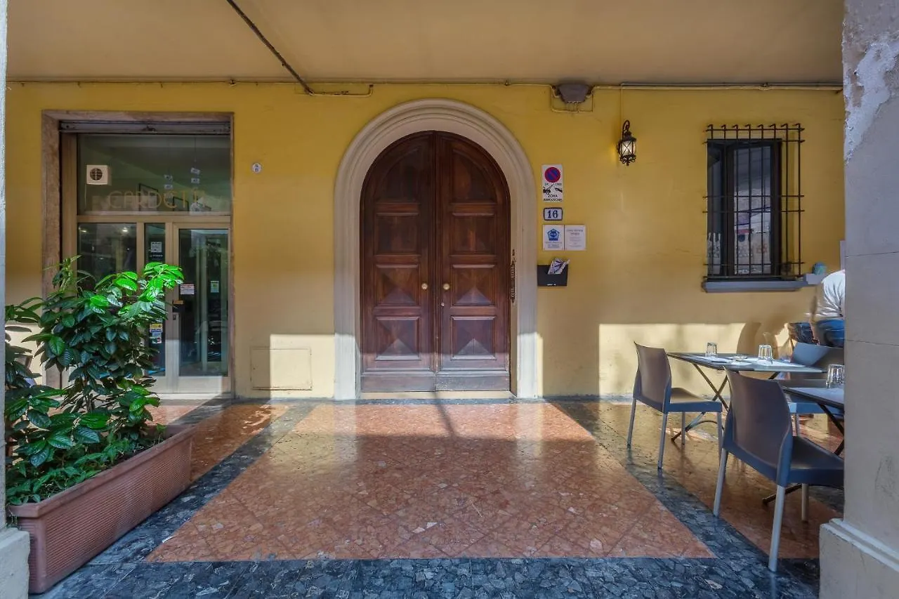 Accademia Delle Belle Arti University Apartment Bolonia 0*,  Italia